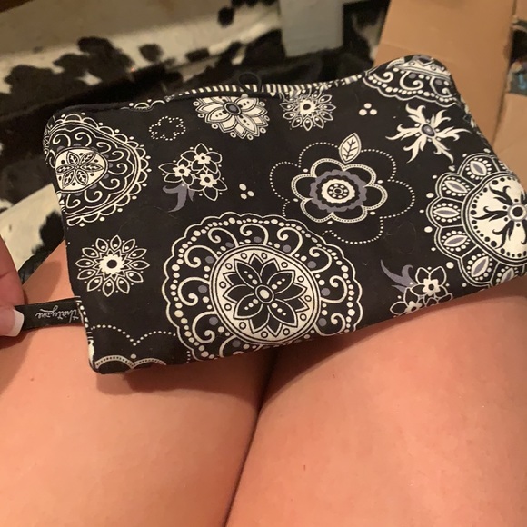 Pretty cosmetic bag brand new overstock - Picture 3 of 3